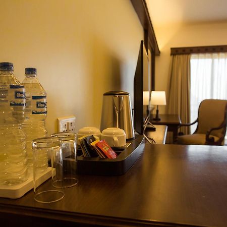 จันทราคีรี ฮิลล์ รีสอร์ต Hotel Thankot ภายนอก รูปภาพ