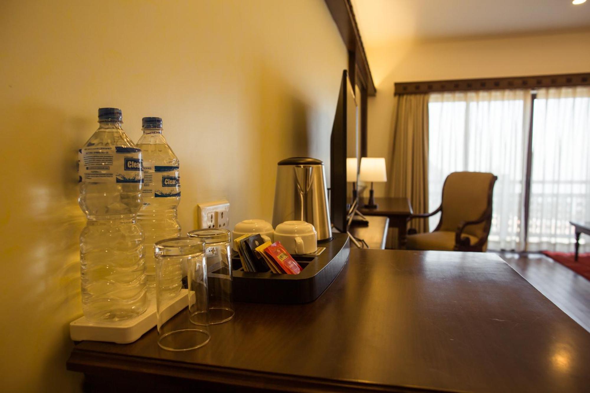 จันทราคีรี ฮิลล์ รีสอร์ต Hotel Thankot ภายนอก รูปภาพ
