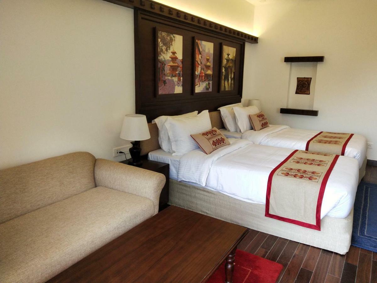 จันทราคีรี ฮิลล์ รีสอร์ต Hotel Thankot ภายนอก รูปภาพ