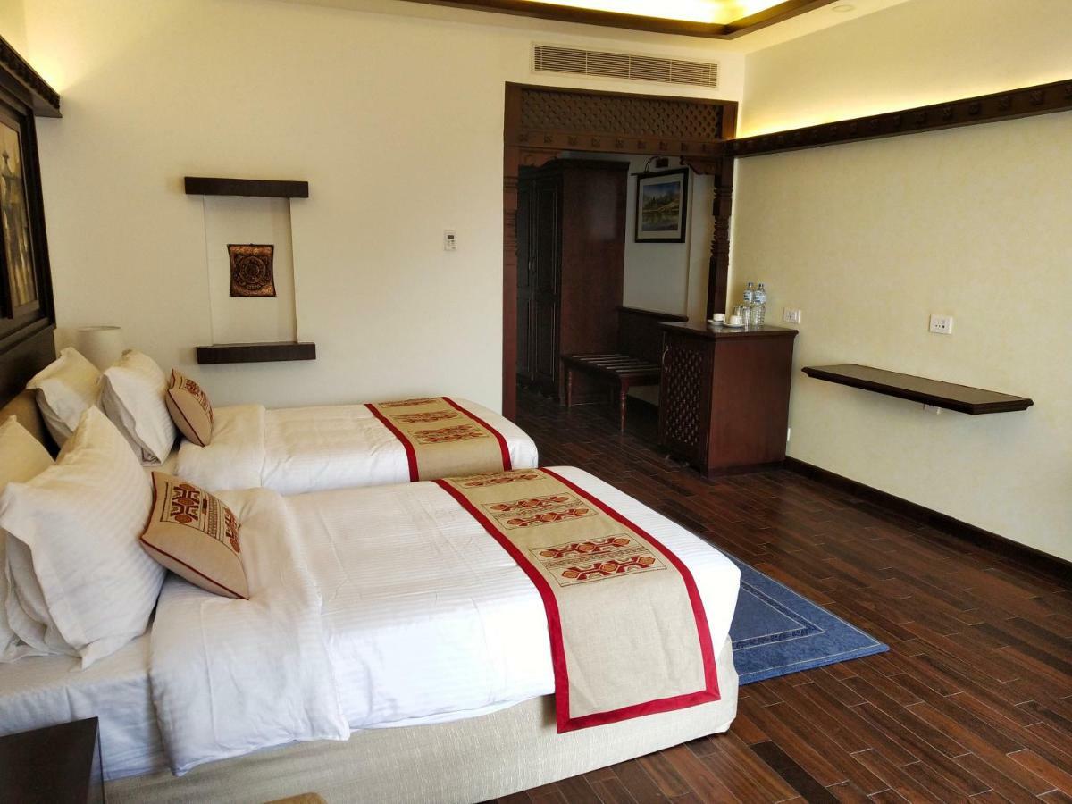 จันทราคีรี ฮิลล์ รีสอร์ต Hotel Thankot ภายนอก รูปภาพ