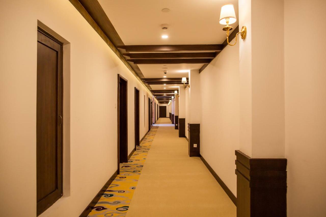 จันทราคีรี ฮิลล์ รีสอร์ต Hotel Thankot ภายนอก รูปภาพ